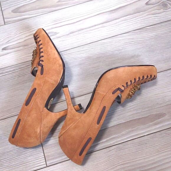 (12-3512)โ ๐ฅ3/$20๐ฅ Chinese Laundry Stone Suede Cammie Pump Sz 8.5 - Picture 9 of 10